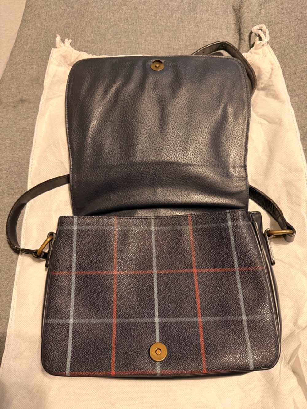 Vintage Burberrys of London Crossbody Bag – Nova Check Leather - Picture 3 of 13